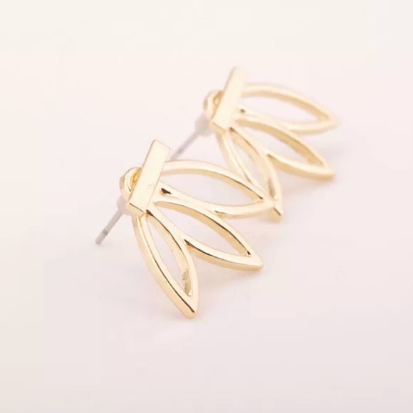 {Haley} Gold Trendy flower jacket stud earrings - Picture 3 of 7